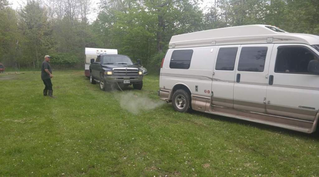 Friends pulling out my Roadtrek