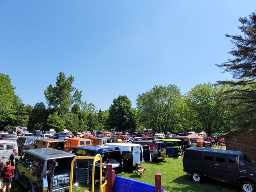 My hobby, vanning. Vans on the showfield at Vanfest