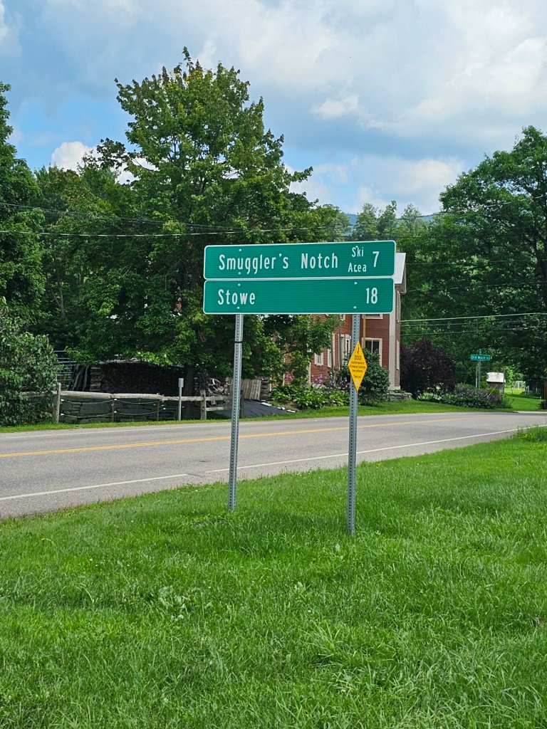 Sign directing you to Smuggler's Notch Ski resort